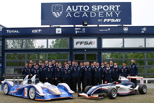 photo asacad groupe mecaniciens asa2012